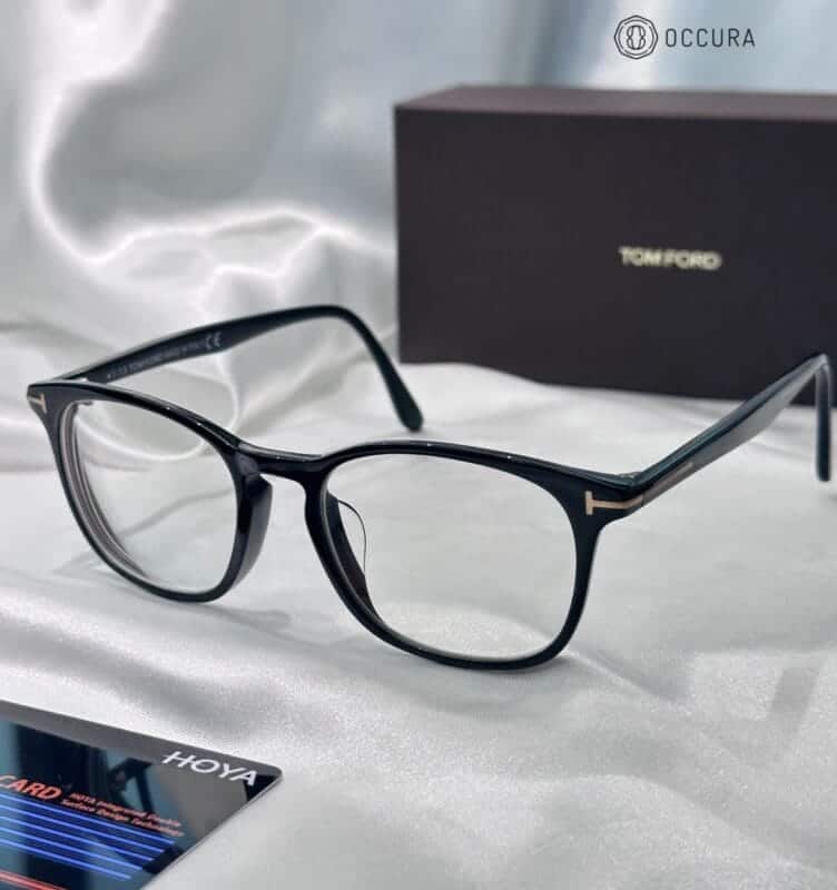 Frame_case138-occura-testimonial-hoya-pal-lifestyle3-tomford